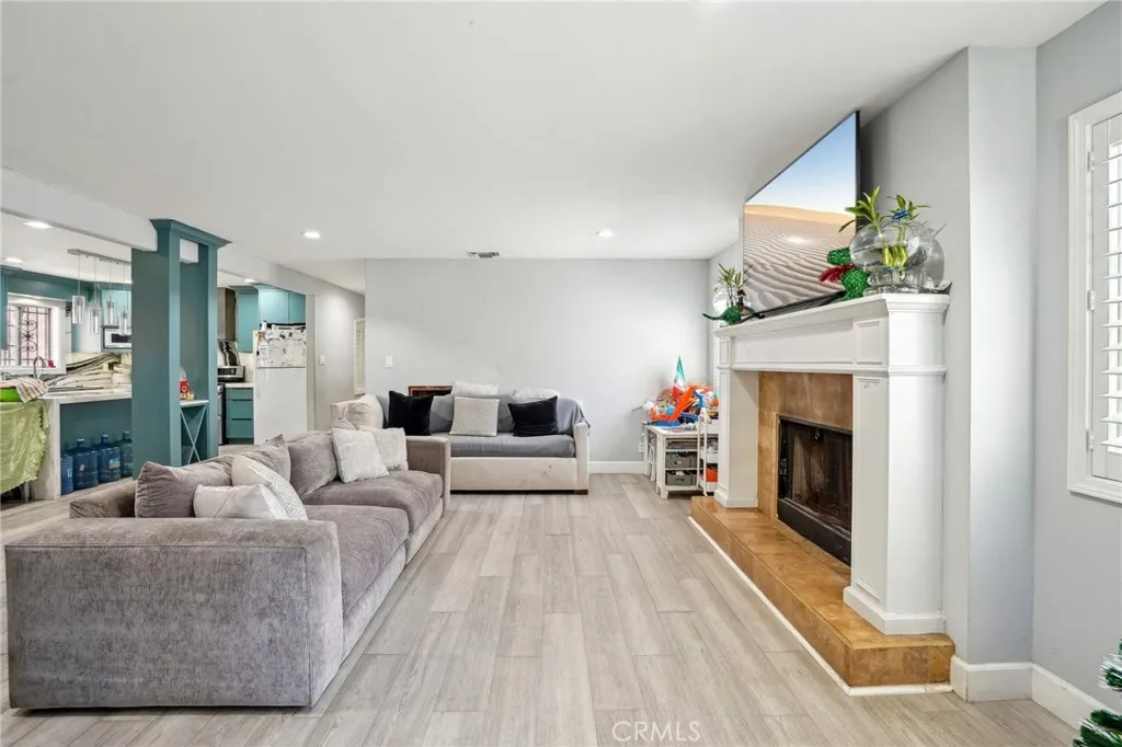 3336 Cherokee Avenue, South Gate, California 90280 home-pic-3